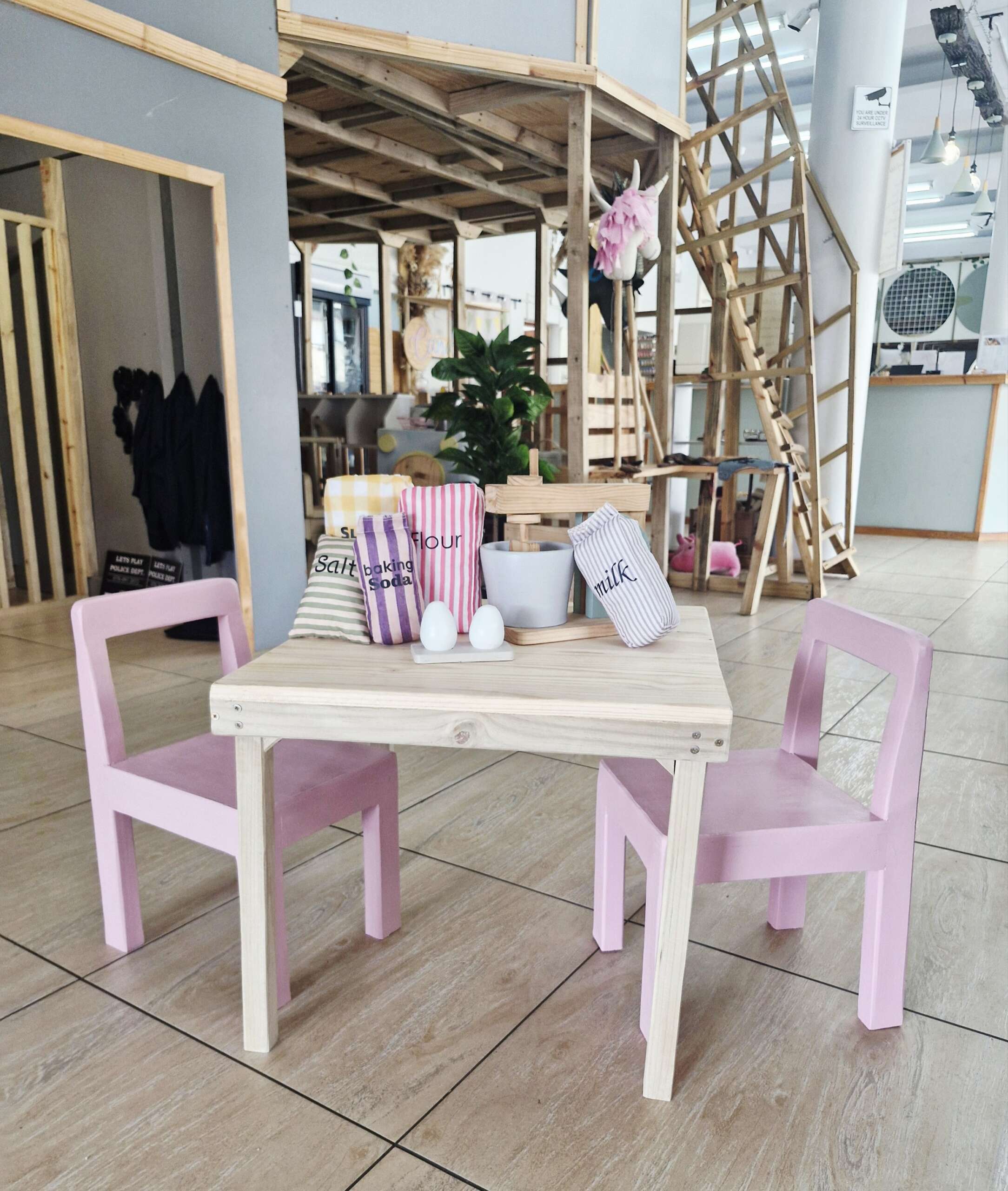 FESTIVE FEVER - Wooden Table + 2 chairs - Image 6