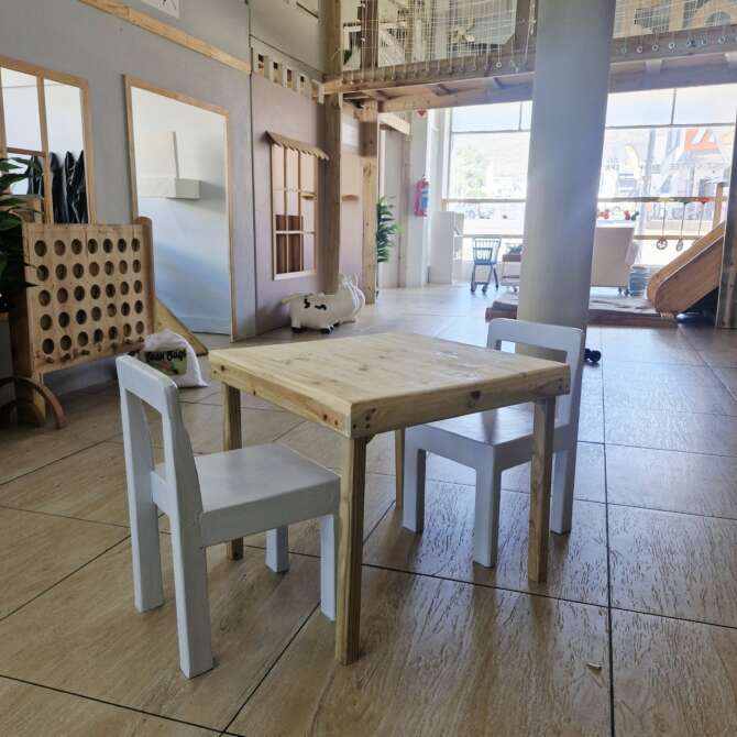 JOLLY JULY - Wooden Table + 2 chairs