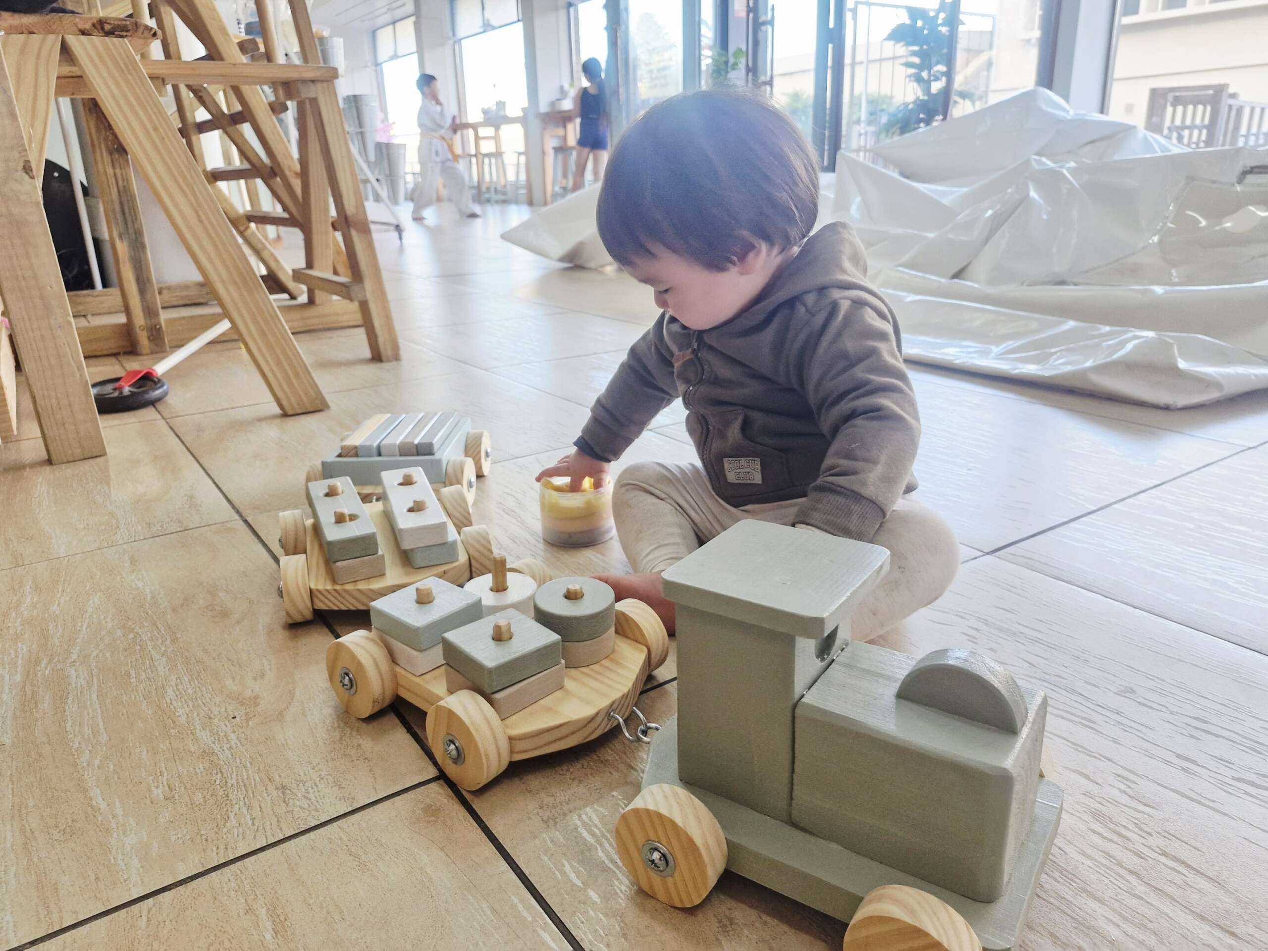SUPER SEPTEMBER - Giant Wooden Train - Image 18
